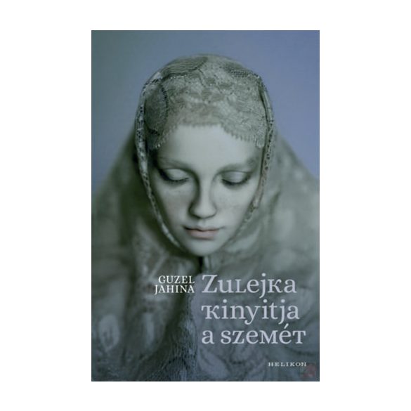 ZULEJKA KINYITJA A SZEMÉT